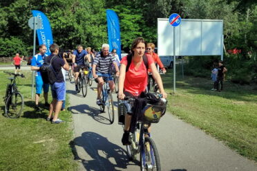 Kastélyosdombóra bicikliztek és futottak  a második térségi Jótékonysági Családi Sportnap indulói