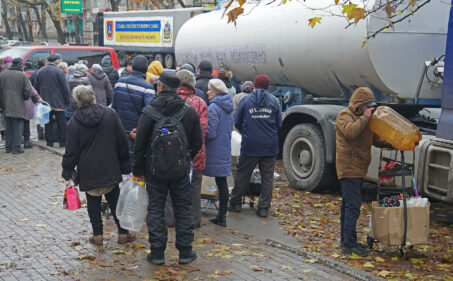 30 tonnás segélyszállítmány Herszonba