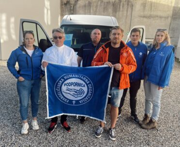 A helyszínen segítik a szlovéniai árvíz károsultjait a Segélyszervezet munkatársai