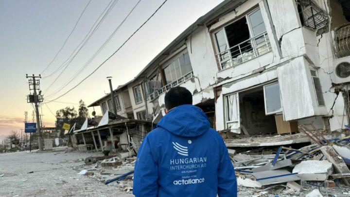 Február - Humanitárius segélyakció Törökországban és Szíriában 