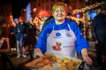 December 22-ig sülnek a jótékony mézeskalácsok a Bazilikánál