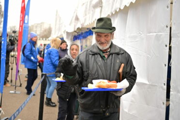 Szeretetvendégség – Hét nap, napi ezer adag étel