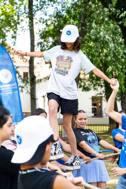 ÉLMÉNYEKKEL TELI NYÁRI TÁBOROK RÁSZORULÓ GYEREKEKNEK