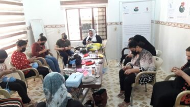 Knitting and weaving training in Iraq